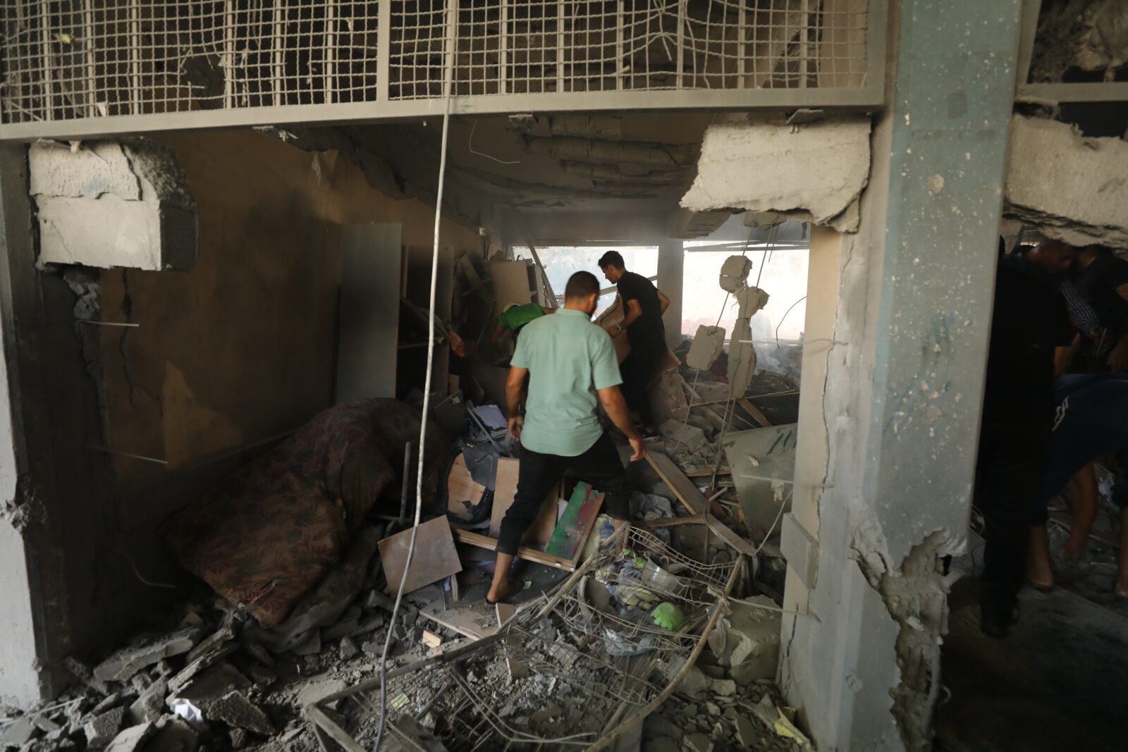 Israeli airstrike on Gaza school kills 21, including 13 children