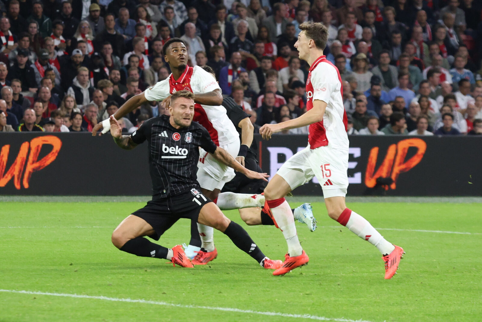 Besiktas hosts Eintracht Frankfurt in UEFA Europa League 