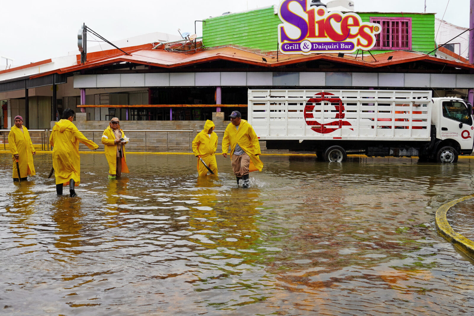 Hurricane Helene threatens Florida with "unsurvivable" storm surge