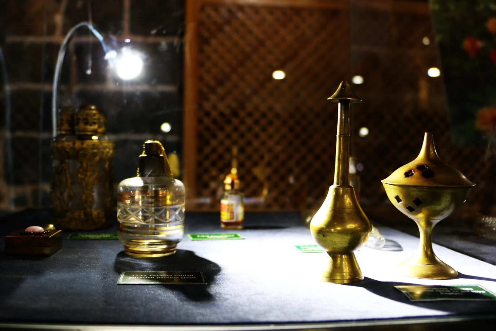 Ancient scents that shaped power: From Cleopatra to Ottoman Sultans