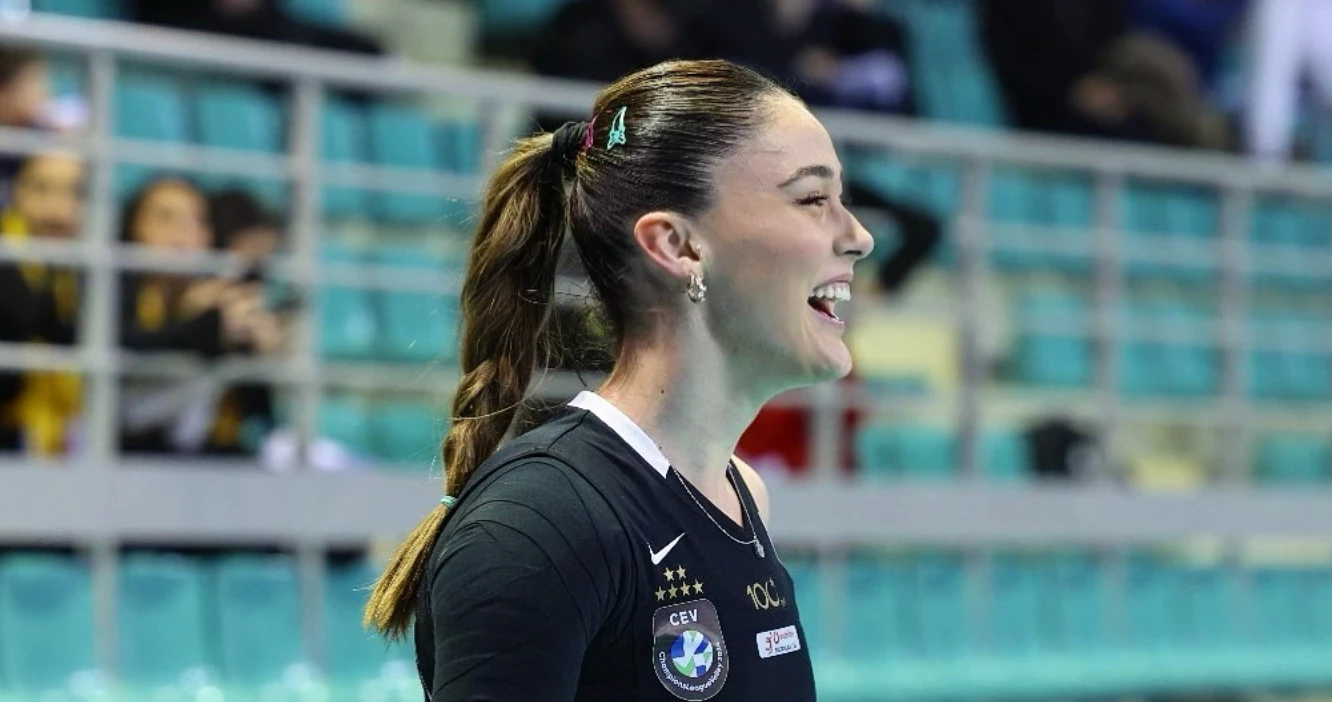 Key Turkish volleyball player Zehra Gunes weighs options in Italy