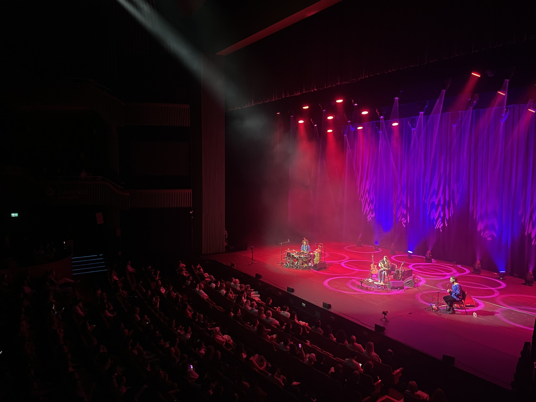 Modern music voyager Estas Tonne shines in Istanbul concert