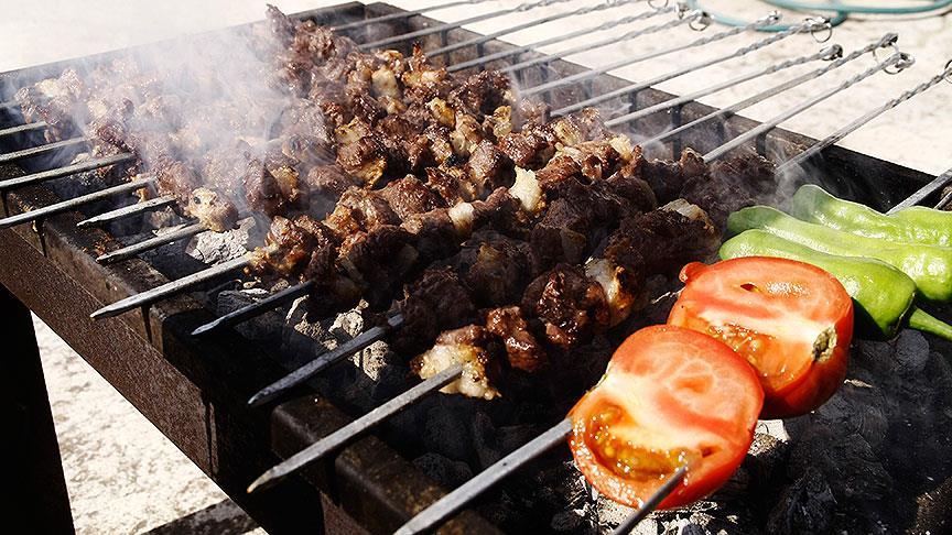 Fried chicken replaces traditional BBQ among young Turks, study finds