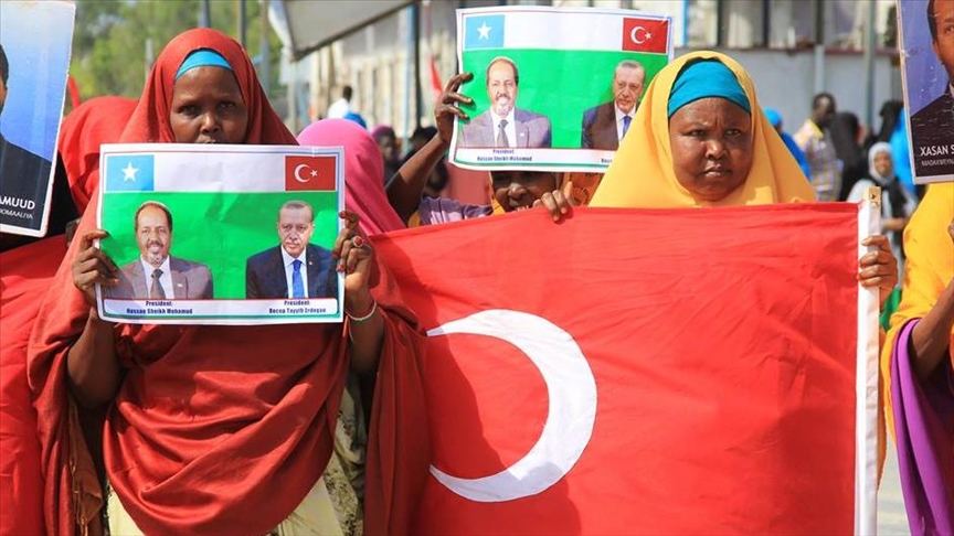 Turkish VP Yilmaz meets Somalia's Defense Minister Nur in Ankara