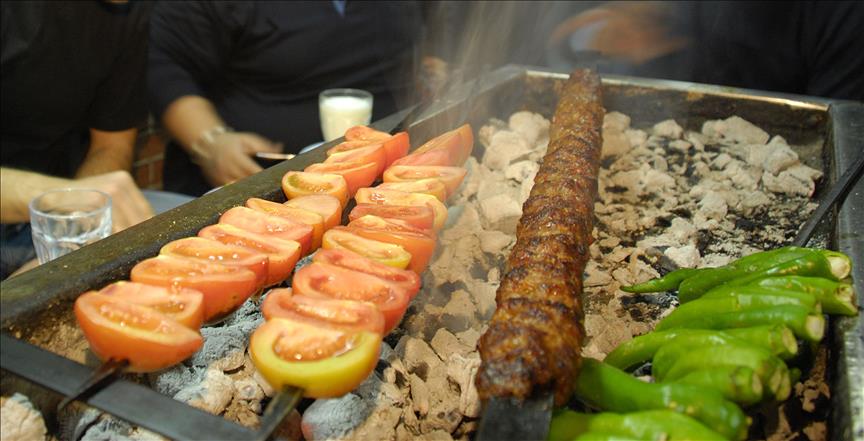 Fried chicken replaces traditional BBQ among young Turks, study finds