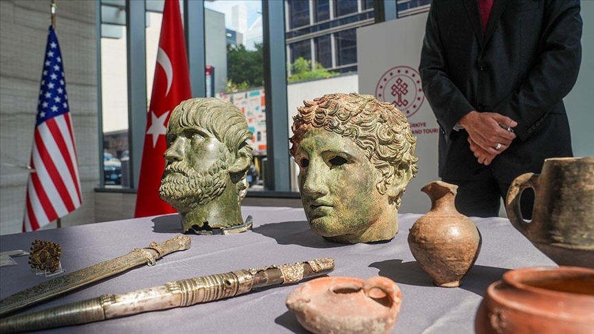 United States finally returns 14 Turkish artifacts after 50 years