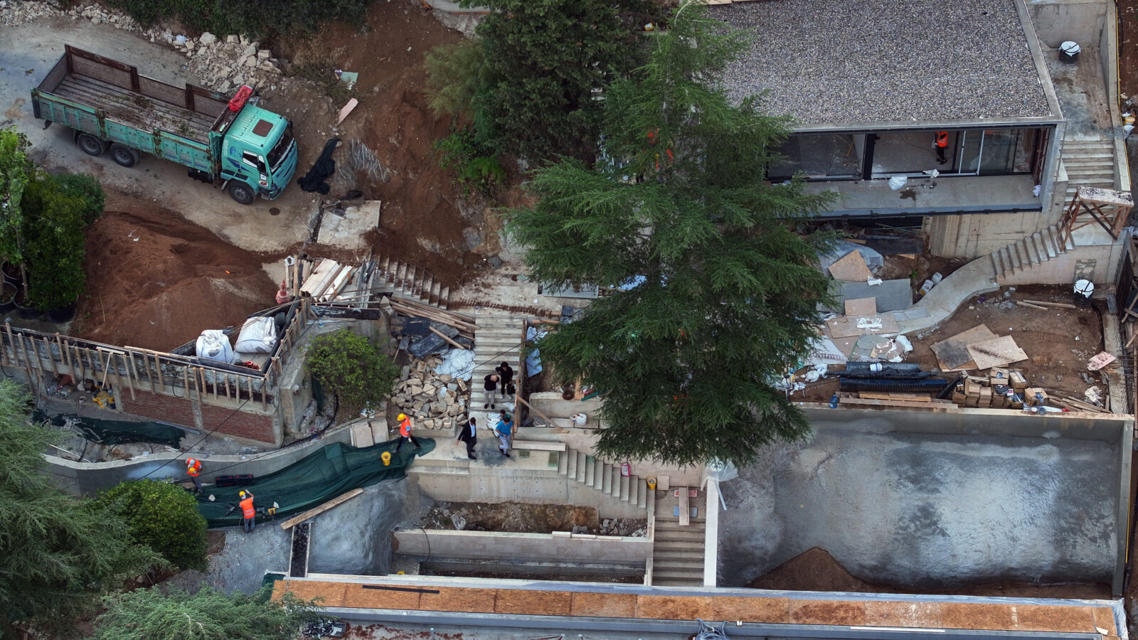 Demolition begins for Russian billionaire Abramovich's illegal villa in Istanbul