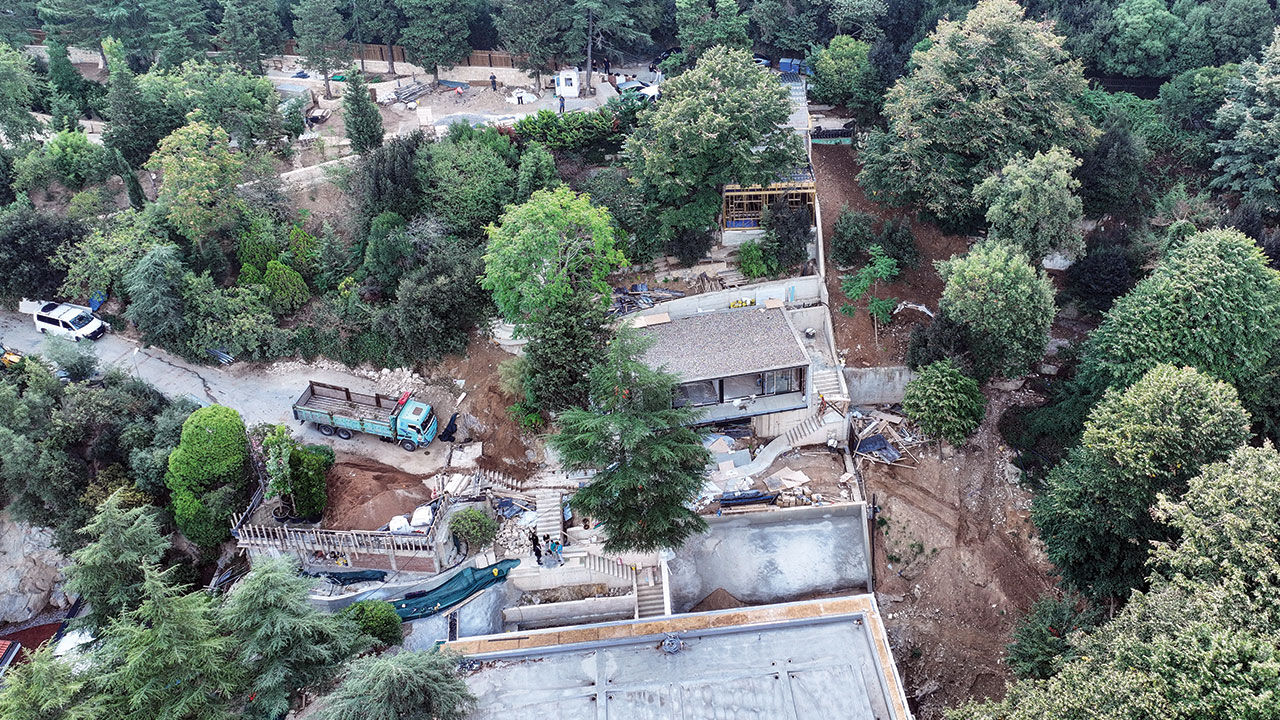 Demolition begins for Russian billionaire Abramovich's illegal villa in Istanbul