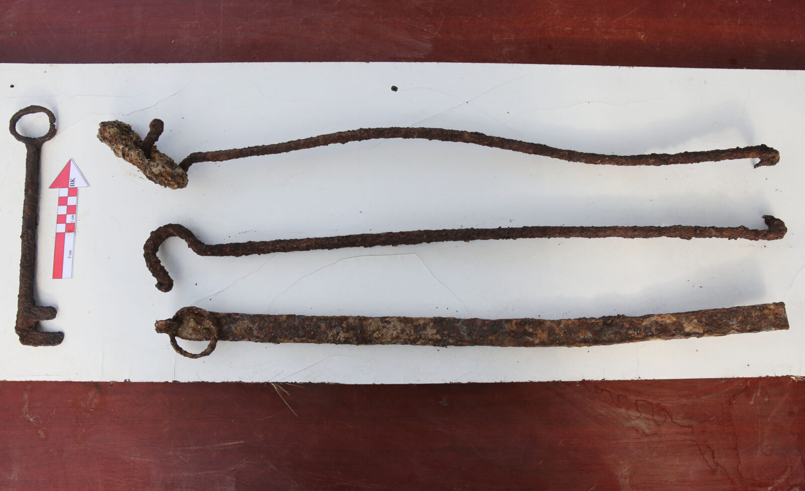 Key, iron fixtures of palace gate unearthed at Türkiye's Bitlis Castle