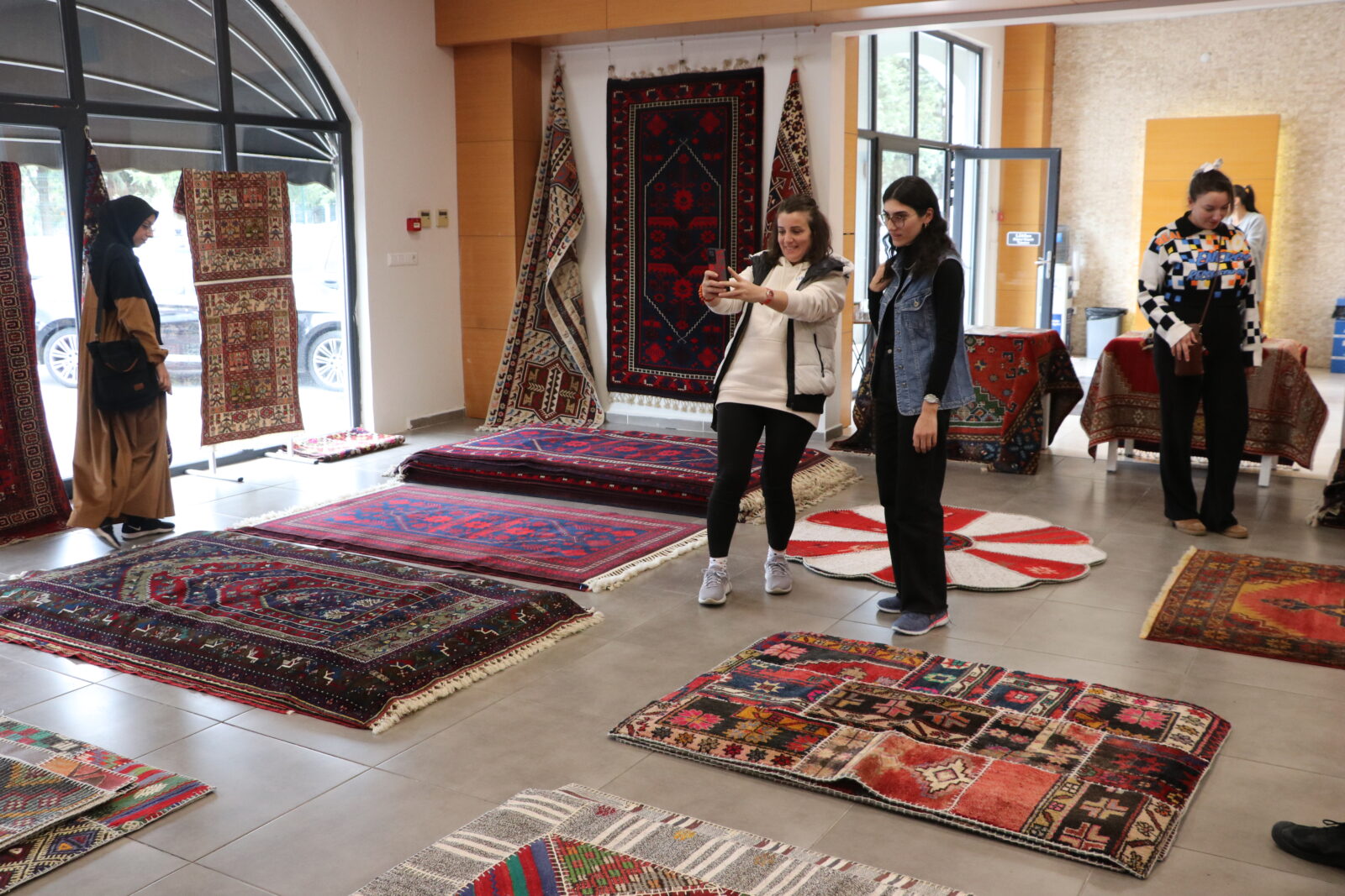 3,000-year-old 'Yagcibedir carpets' exhibit opens in Türkiye's Sakarya