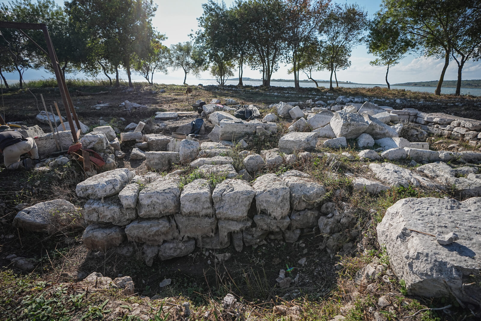 Archaeologists uncover evidence of 1,903-year-old earthquake at Apollon sacred site in Türkiye