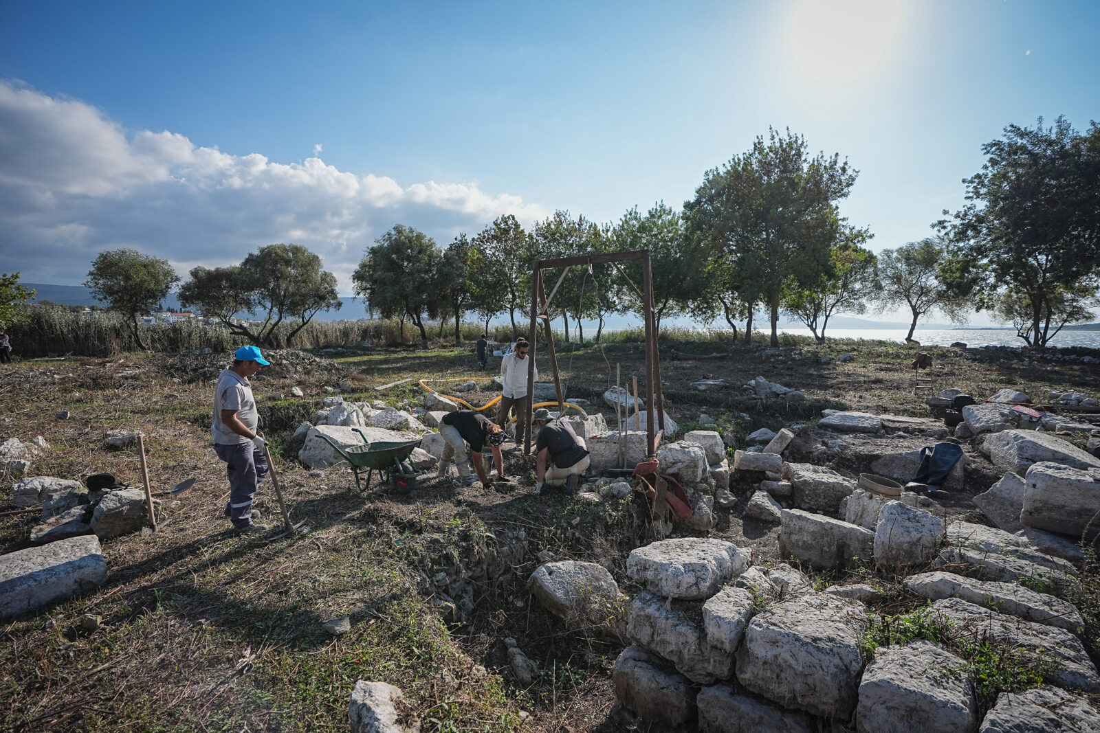 Archaeologists uncover evidence of 1,903-year-old earthquake at Apollon sacred site in Türkiye