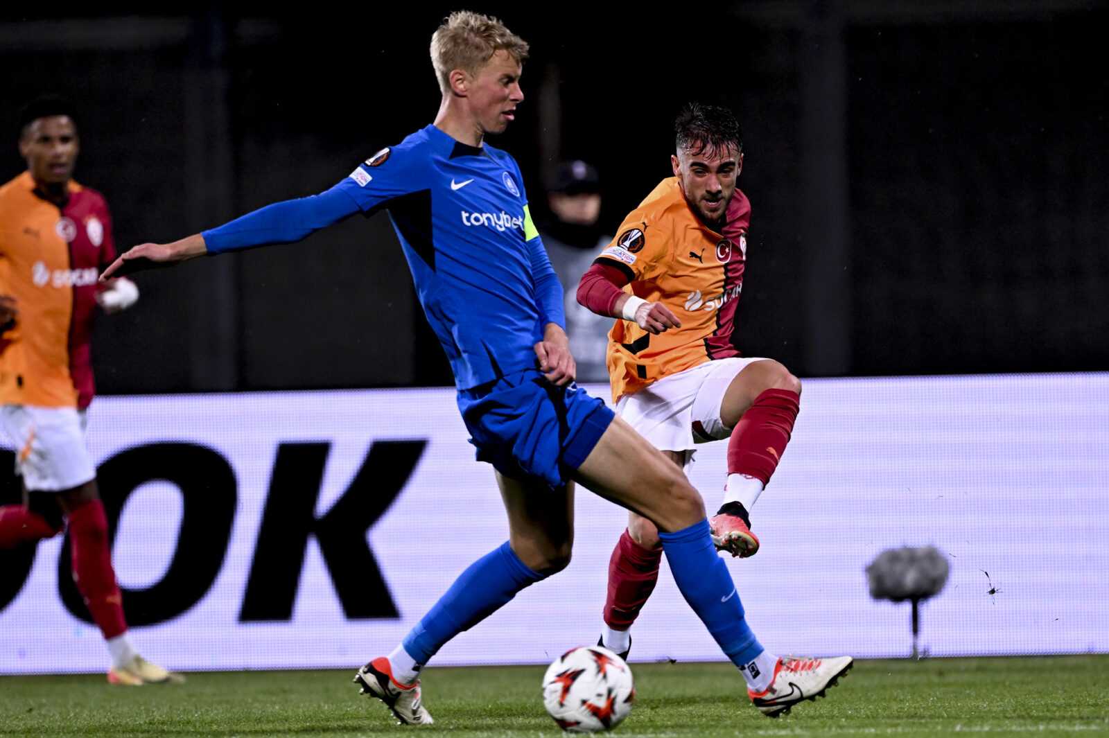 Yunus Akgun (R) of Galatasaray in action 