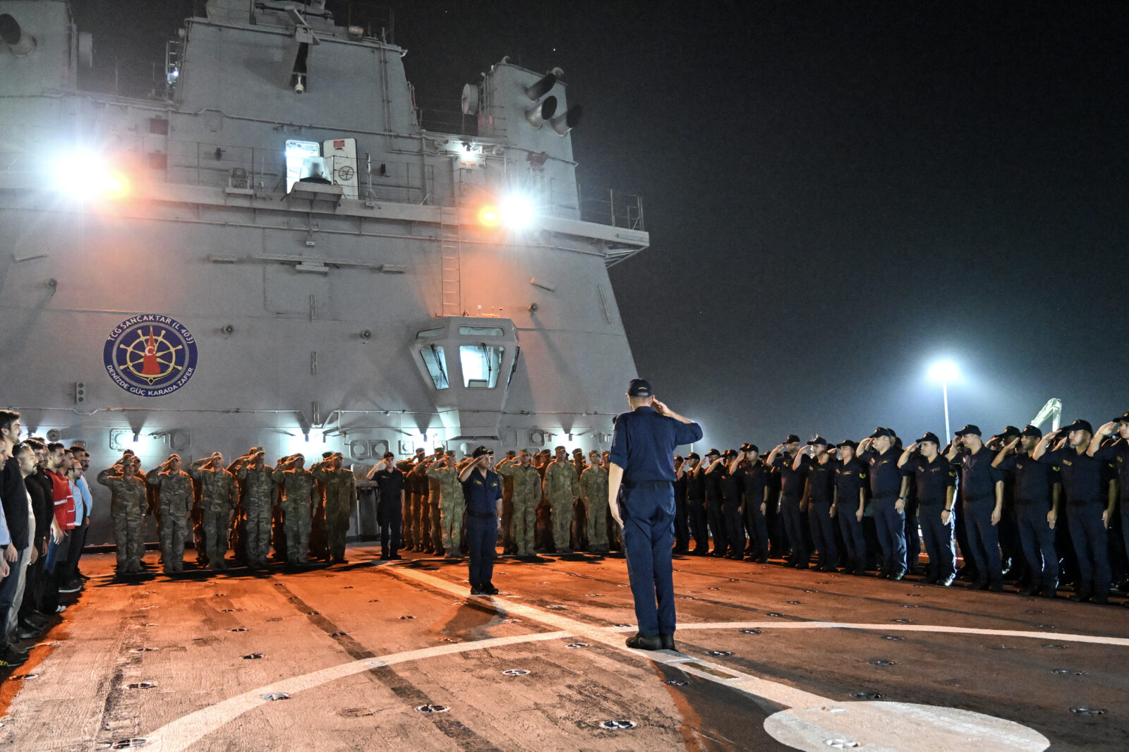 Türkiye sends 2 naval ships to Lebanon for evacuation, delivers 300 tons of aid