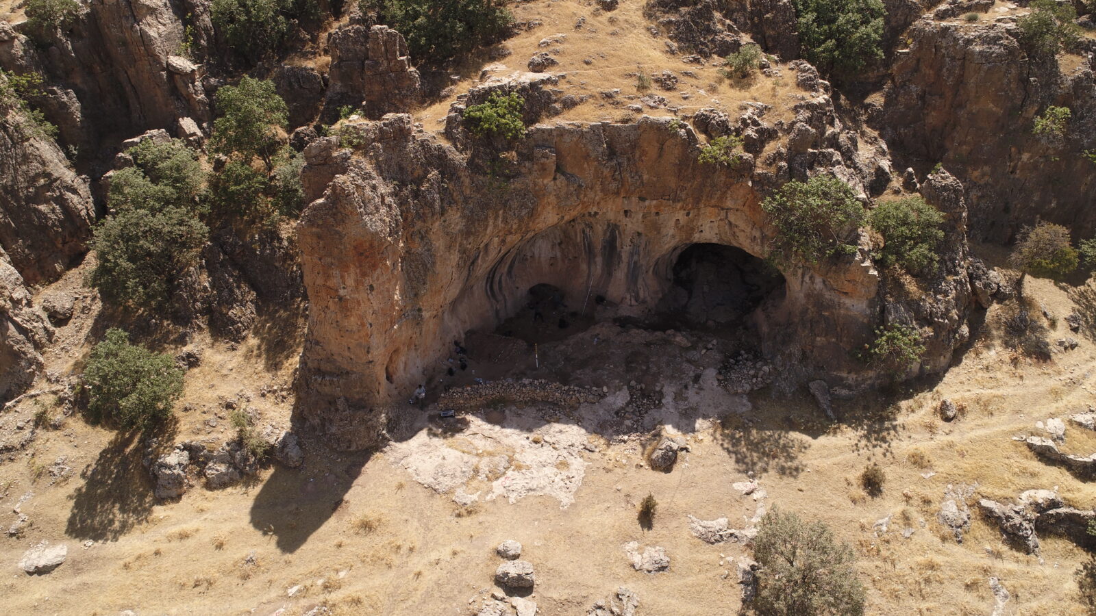 Archaeologists discover 450,000-year-old artifacts in Türkiye's Southeast