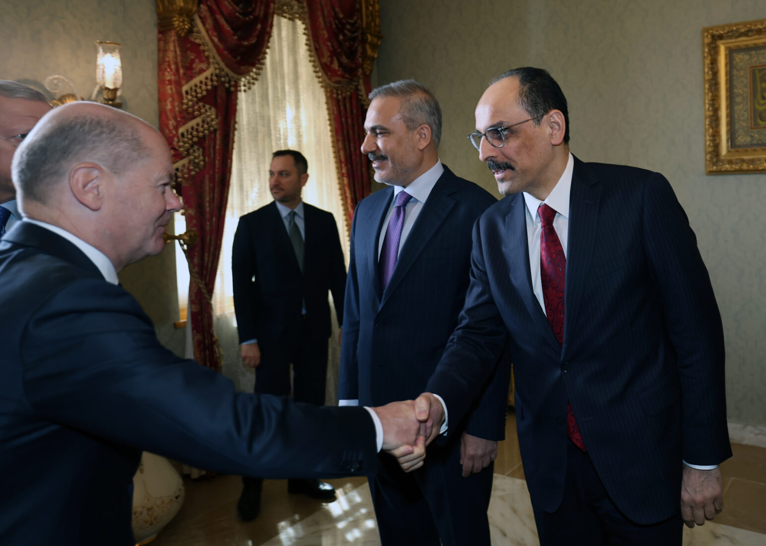 Erdogan and Scholz call for cease-fire in Gaza, strengthen defense cooperation