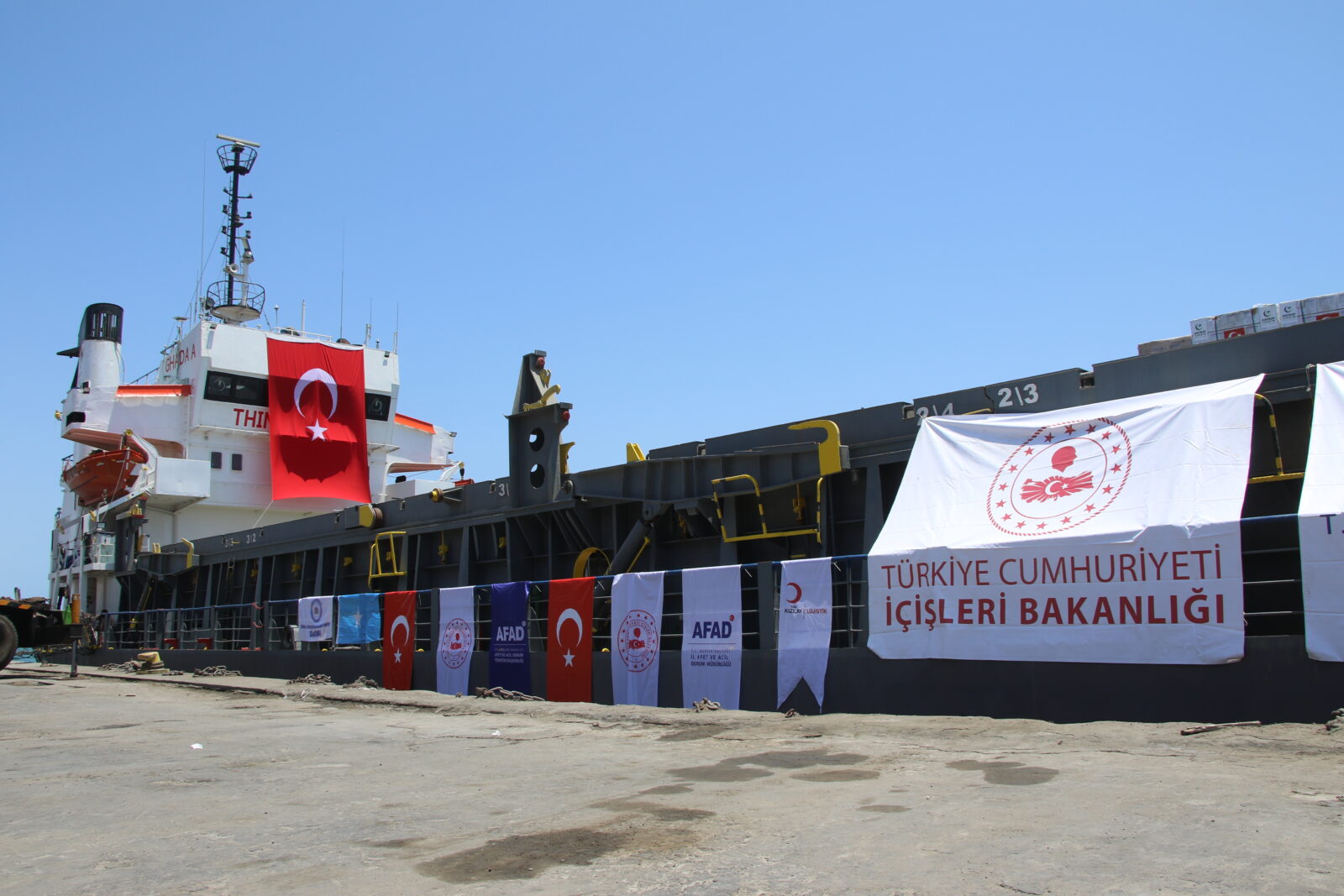 Türkiye sends 3,000 tons of humanitarian aid to Somalia