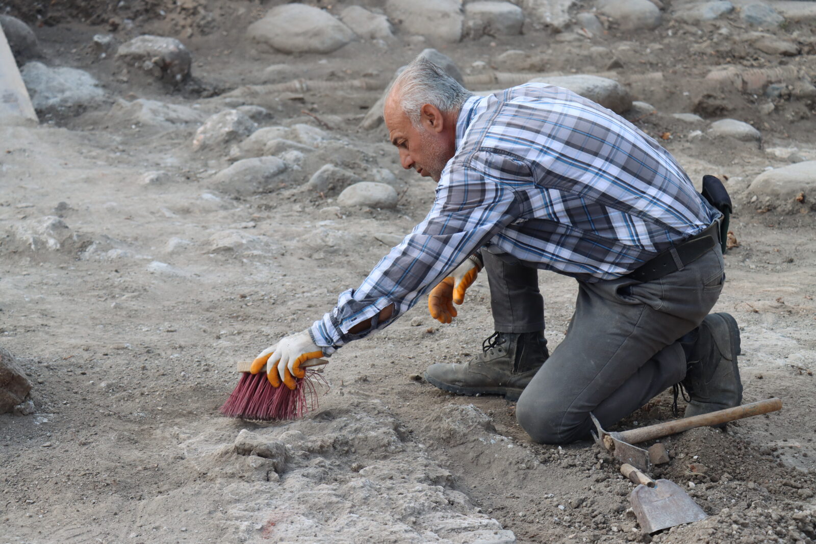 Traces of ancient earthquakes found around Antakya's Roman hippodrome