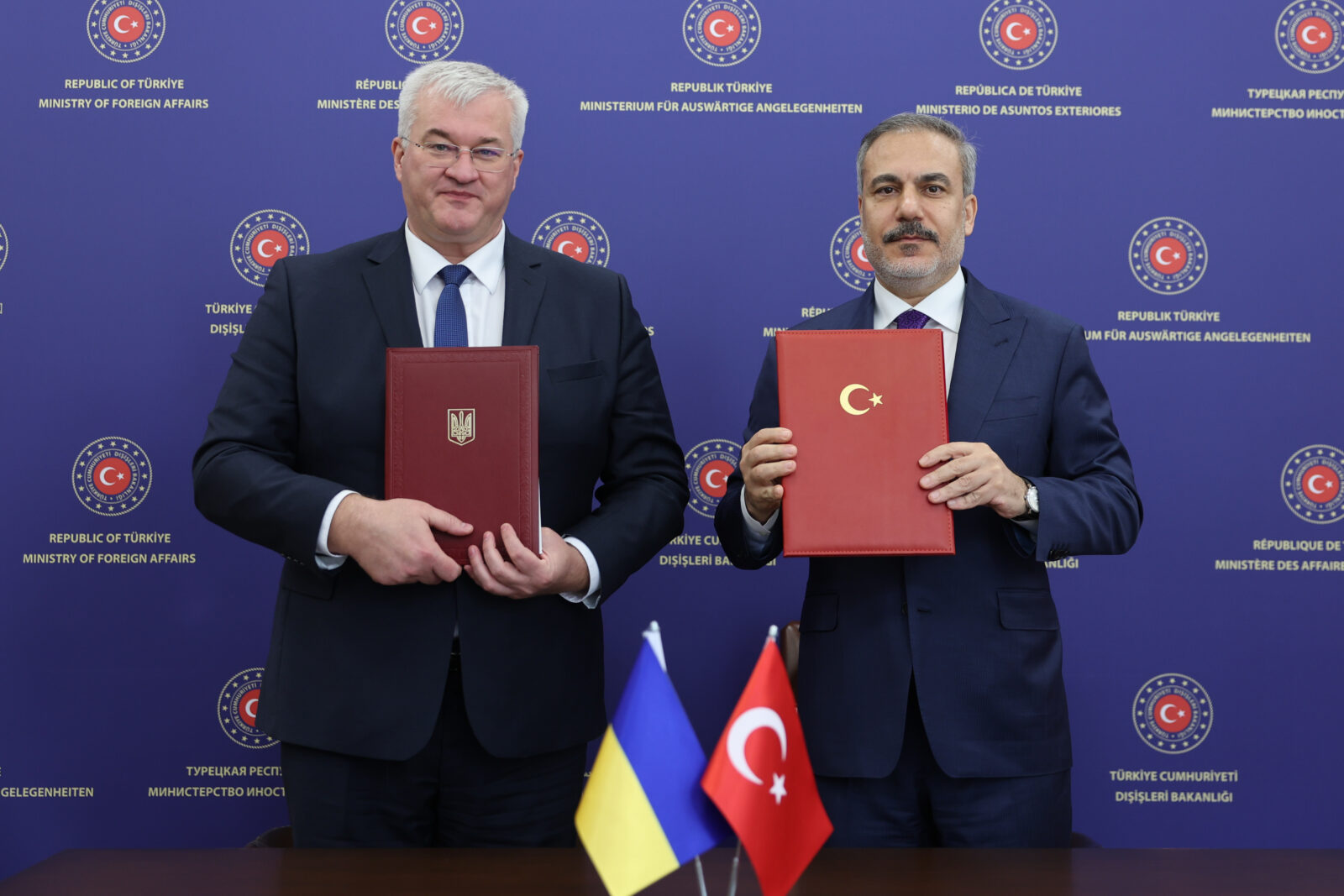 Ukraine's FM stresses peace formula as sole solution in conference with Türkiye's Fidan