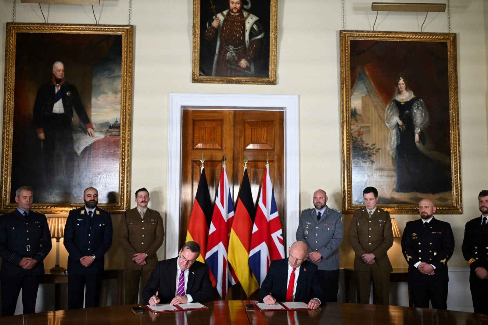 Britain and Germany to sign defense pact to counter Russian threat