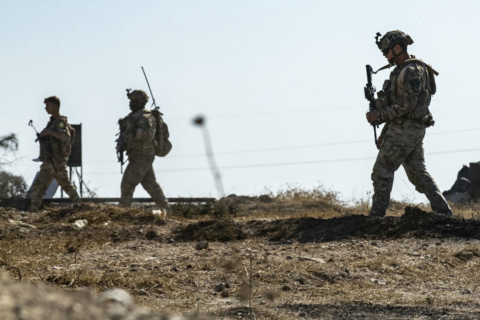 U.S. troops inspect PKK/YPG-controlled oil facility after Türkiye’s operations following TAI attack