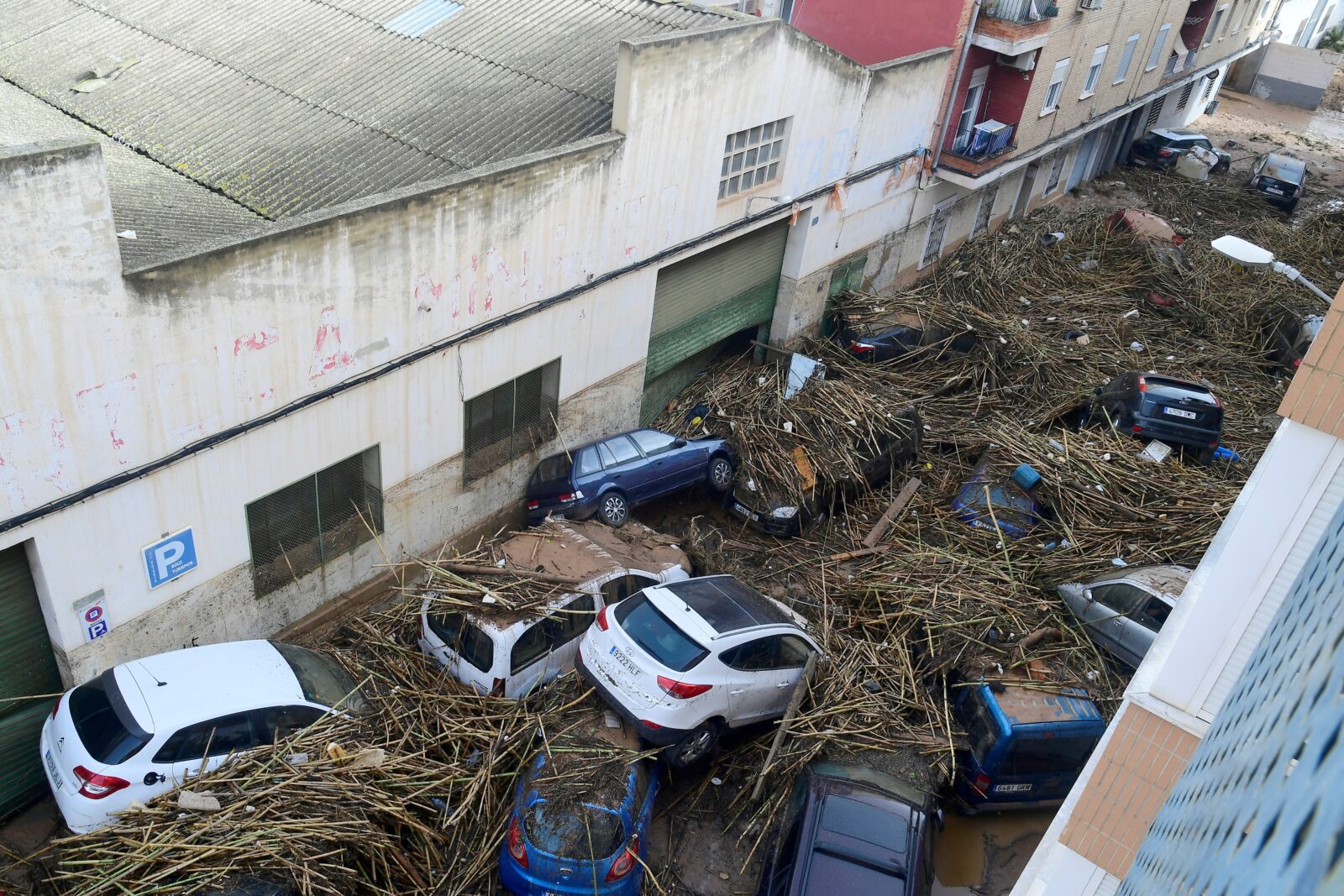 Türkiye offers condolences to Spain over flash flood deaths