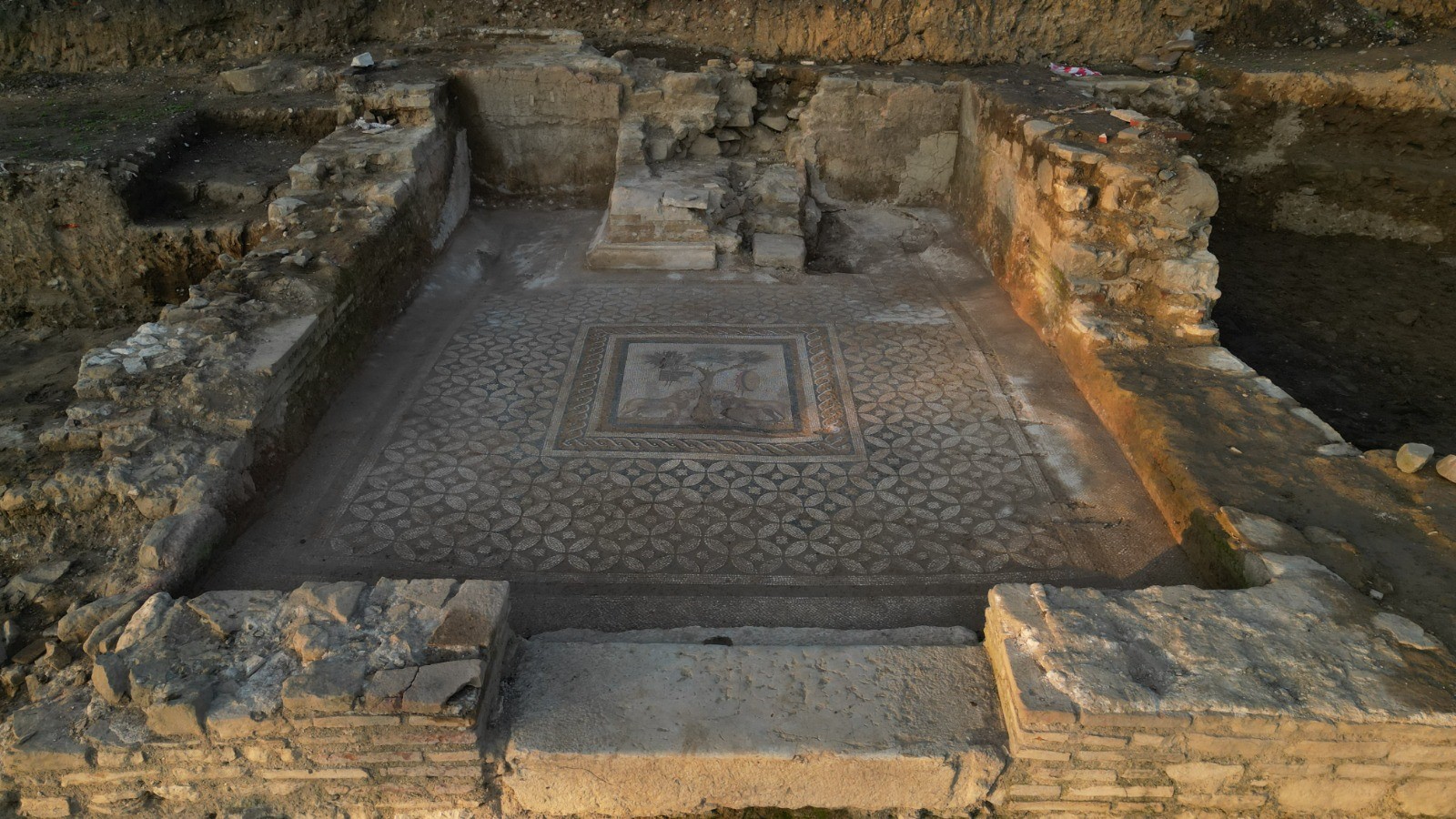 Mysteries unveiled at Türkiye's Prusias ad Hypium: Ancient statues, hidden tunnels