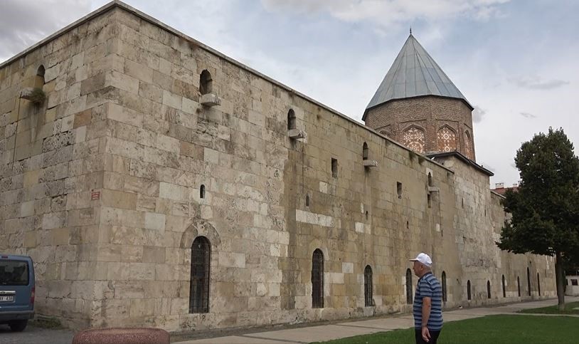 Hidden in plain sight: Tomb of Seljuk sultan opens for visitors in Sivas, Türkiye