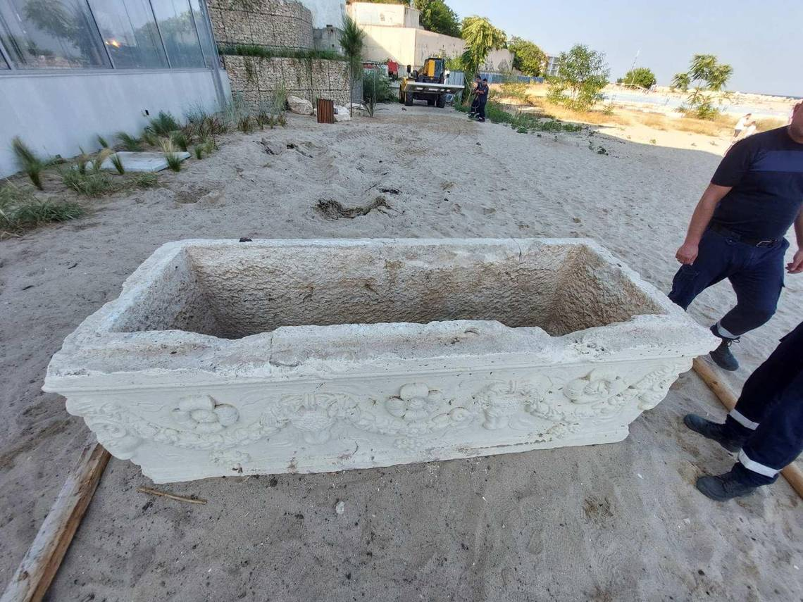 Tourist discovers 1,700-year-old Roman sarcophagus used in Bulgarian bar