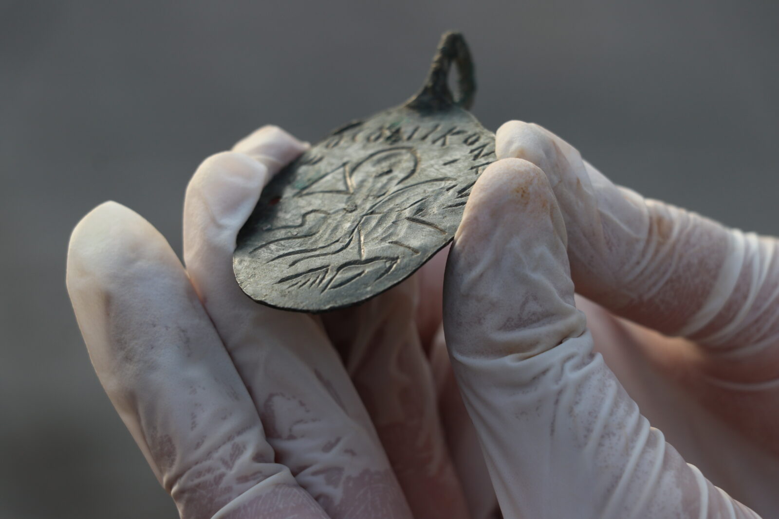 1,600-year-old Prophet Solomon pendant unearthed in Türkiye's Hadrianopolis