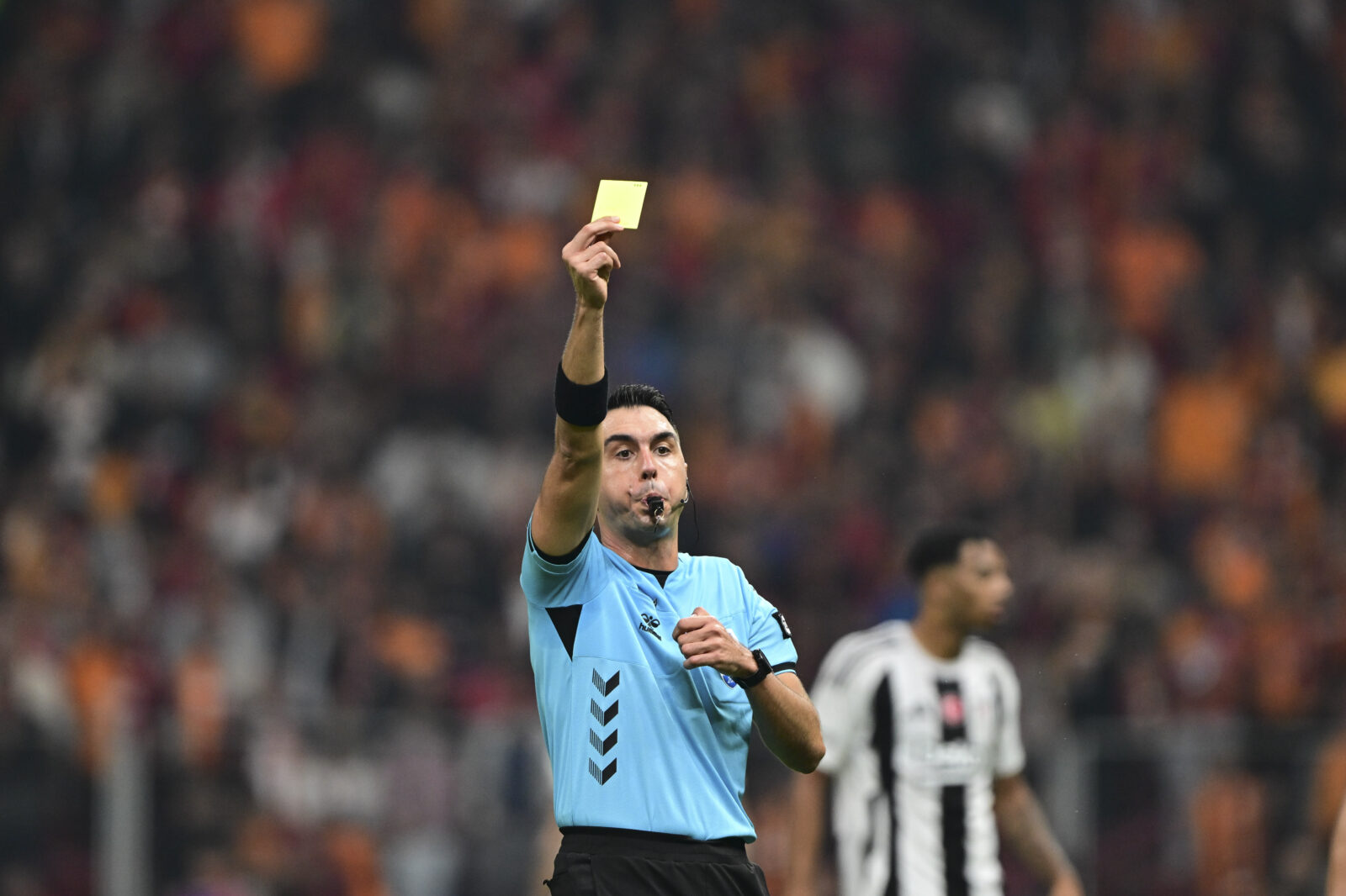 Death threats to Turkish referee from Besiktas fans prompt state investigation