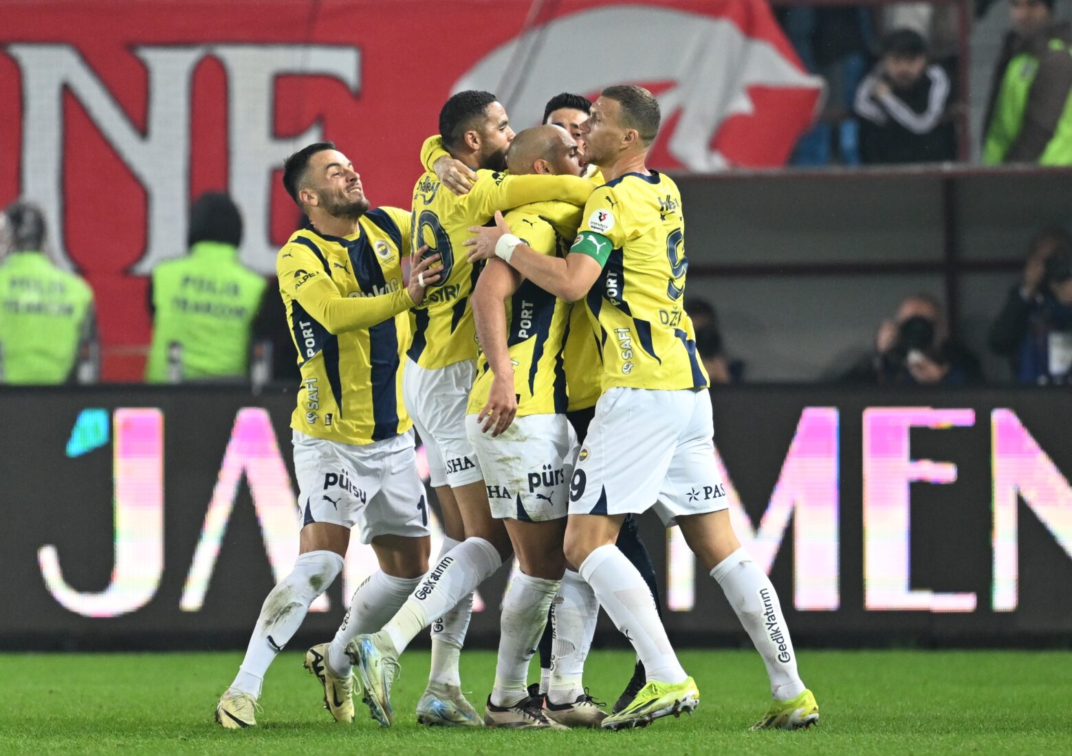 AZ Alkmaar vs Fenerbahce: Key stats, expected lineups, match insights