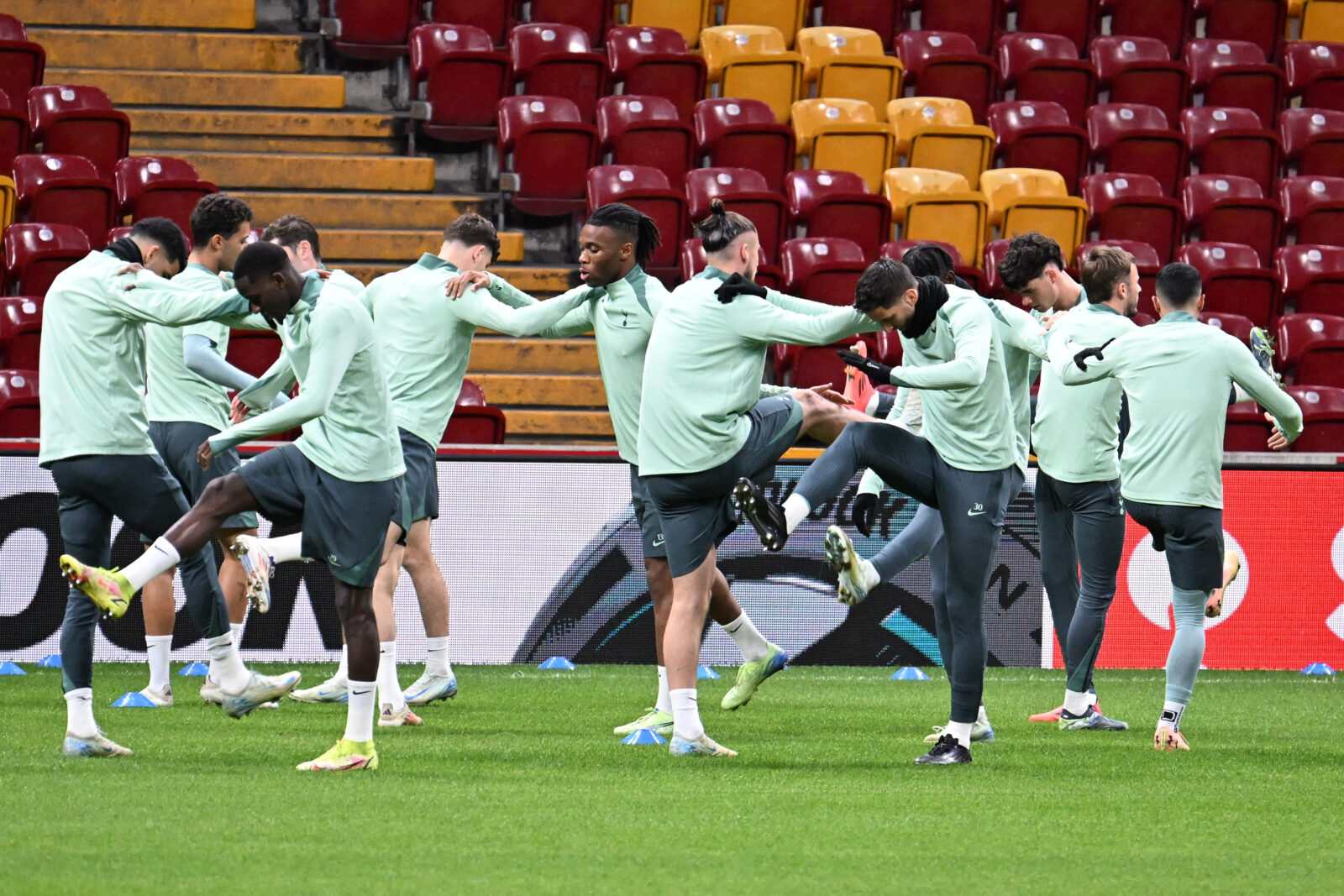 Galatasaray vs Tottenham: Predicted lineups, key players, match stats