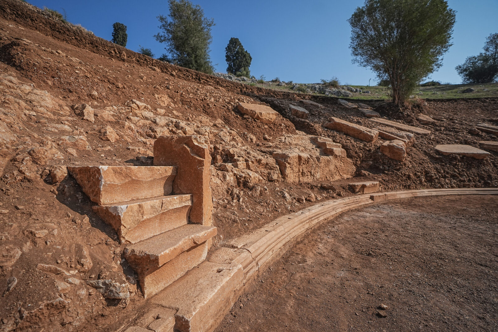 Protocol seat unearthed in ancient theater at Türkiye's Apollonia ad Rhyndacum