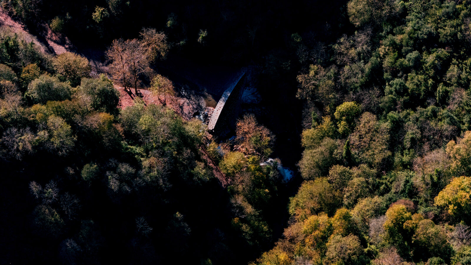 Maden Creek offers autumn's beauty to nature lovers in Türkiye's Sakarya