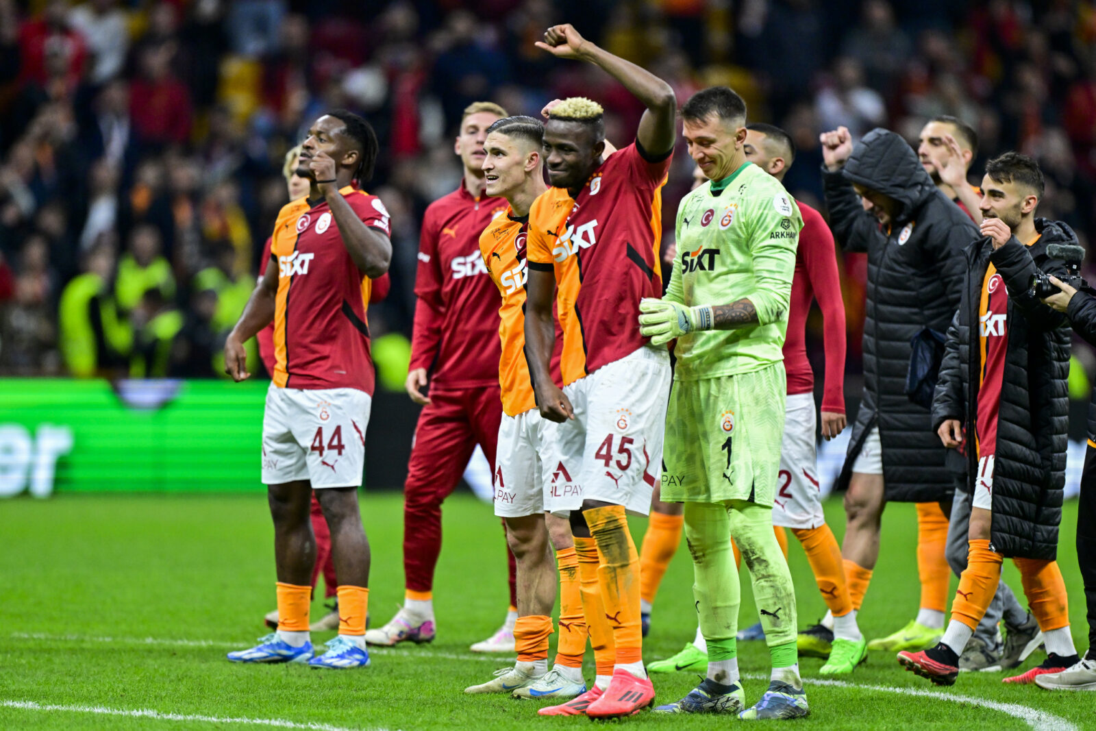 Victor Osimhen breaks 10-year record, leads Galatasaray to victory over Samsunspor