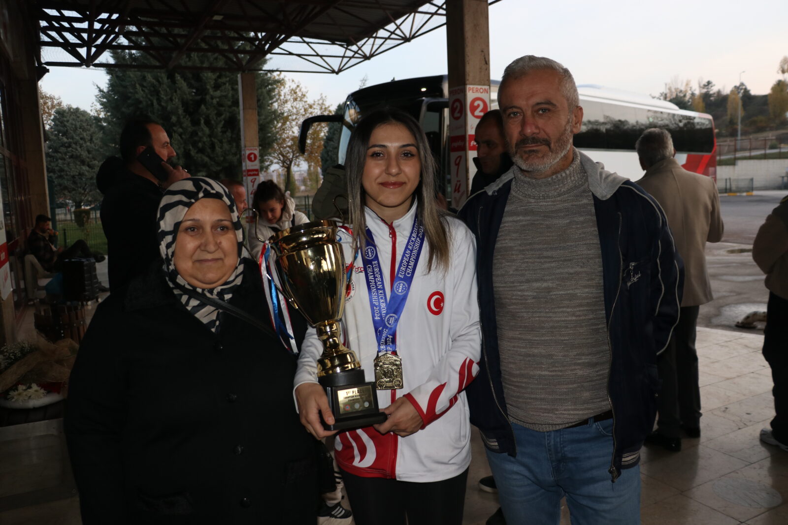 Türkiye’s 1st European kickboxing champion Asuman Ciglioglu returns home