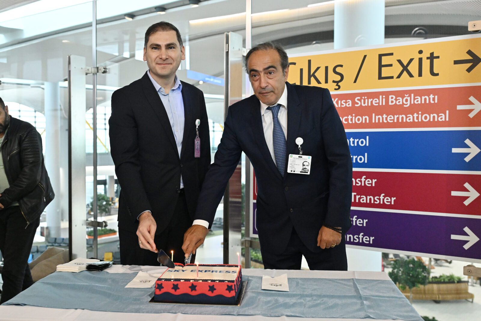 SKY Express celebrated its inaugural flight from Athens to Istanbul Airport with a ceremony attended by IGA CEO Selahattin Bilgen (left) and SKY Express Chairman Ioannis Grylos (right), Istanbul, Türkiye