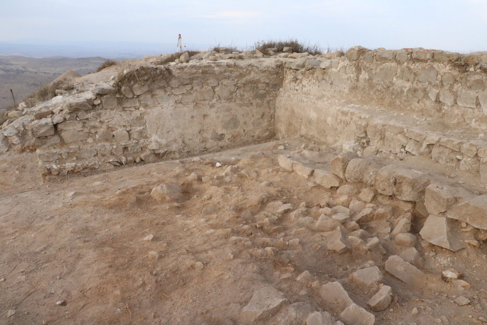 New finds at Kerkenes ruins: Walls, figures unearthed in Türkiye's ancient city Pteria