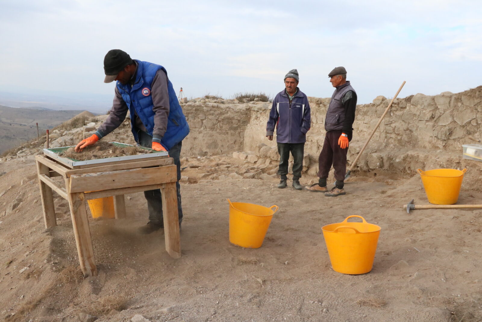 New finds at Kerkenes ruins: Walls, figures unearthed in Türkiye's ancient city Pteria