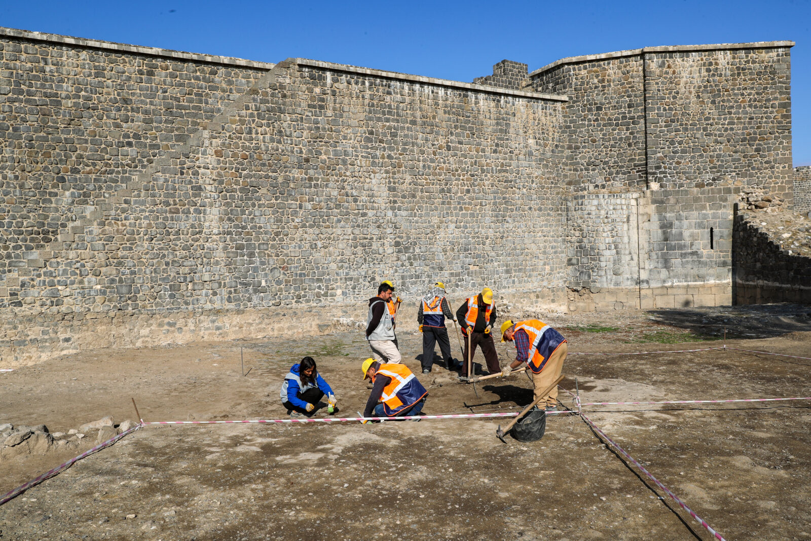 Amida Hoyuk excavations in Diyarbakir unearth rare Gallipoli War badge