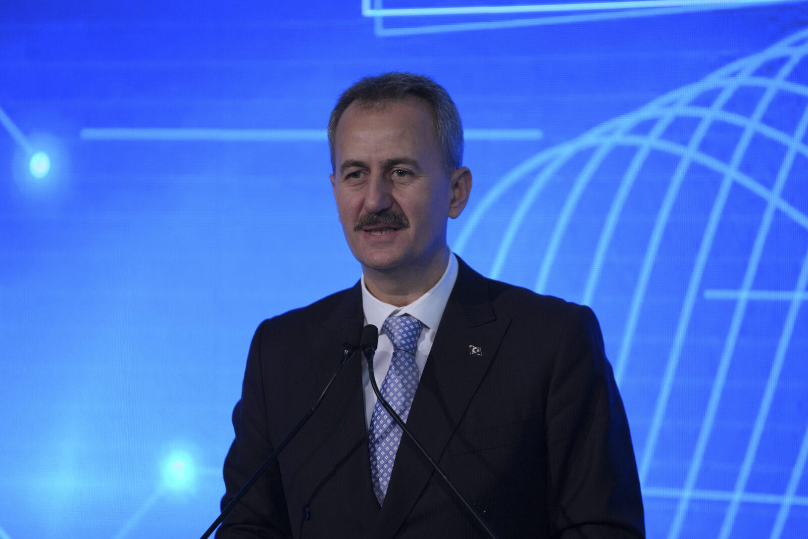 Türkiye unveils first quantum computer, QuanT