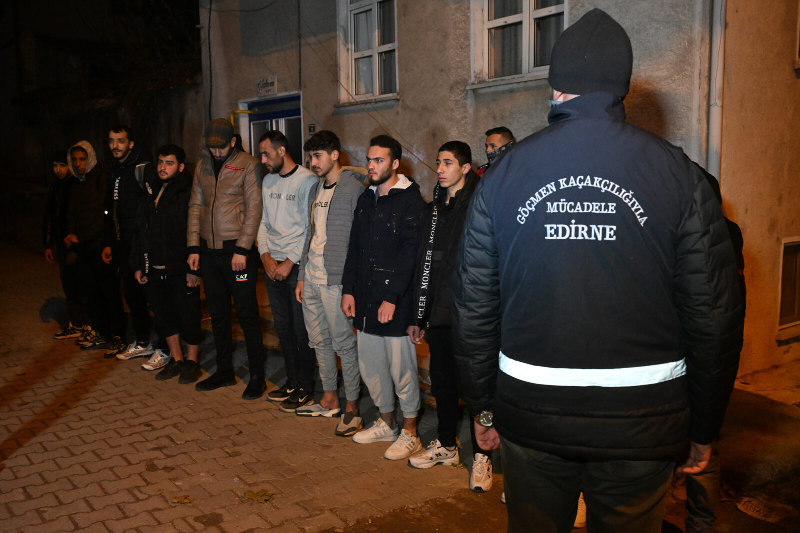 Türkiye captures 55 smugglers, 1,626 irregular migrants in nationwide operation