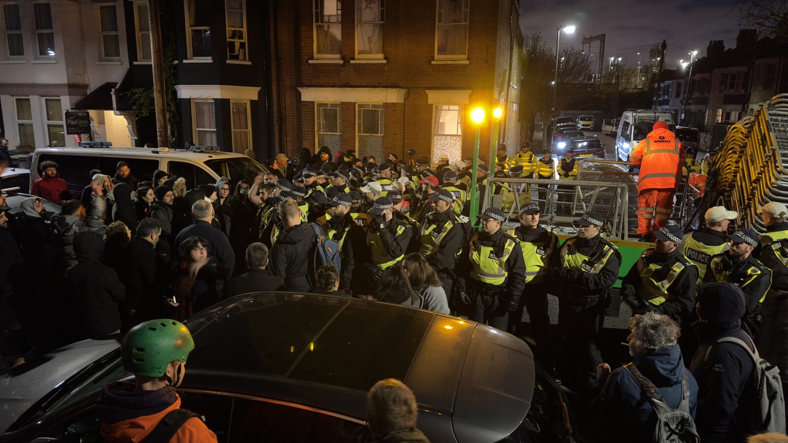 Clashes in London as PKK terrorist group supporters protest