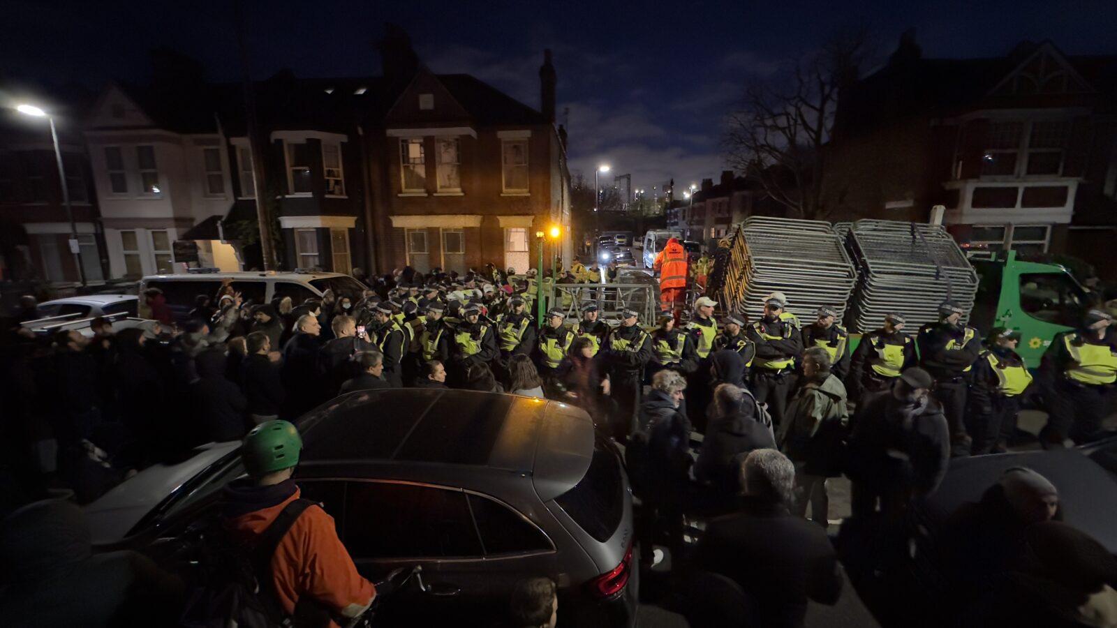 Clashes in London as PKK terrorist group supporters protest