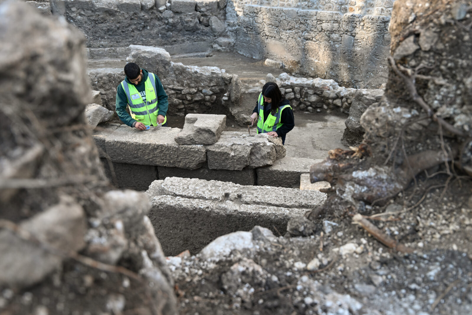 Sacred altar, figurines unearthed in Türkiye’s Phaselis Ancient City