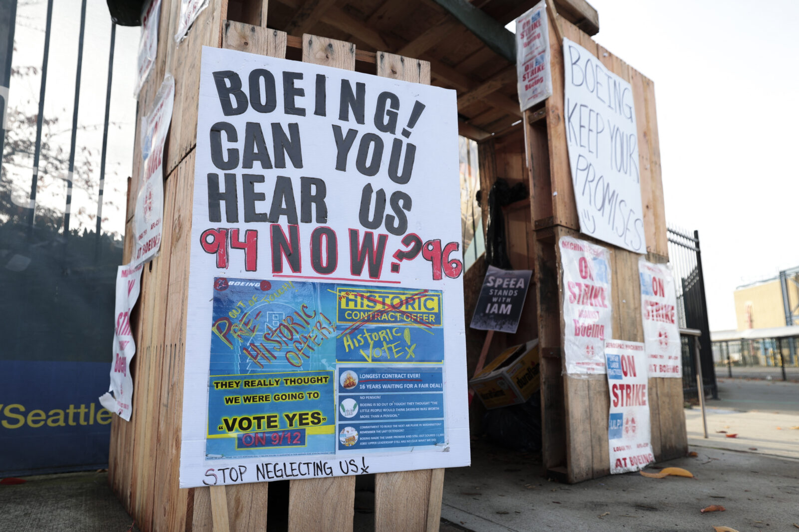 Boeing union approves contract, ending 7-week strike