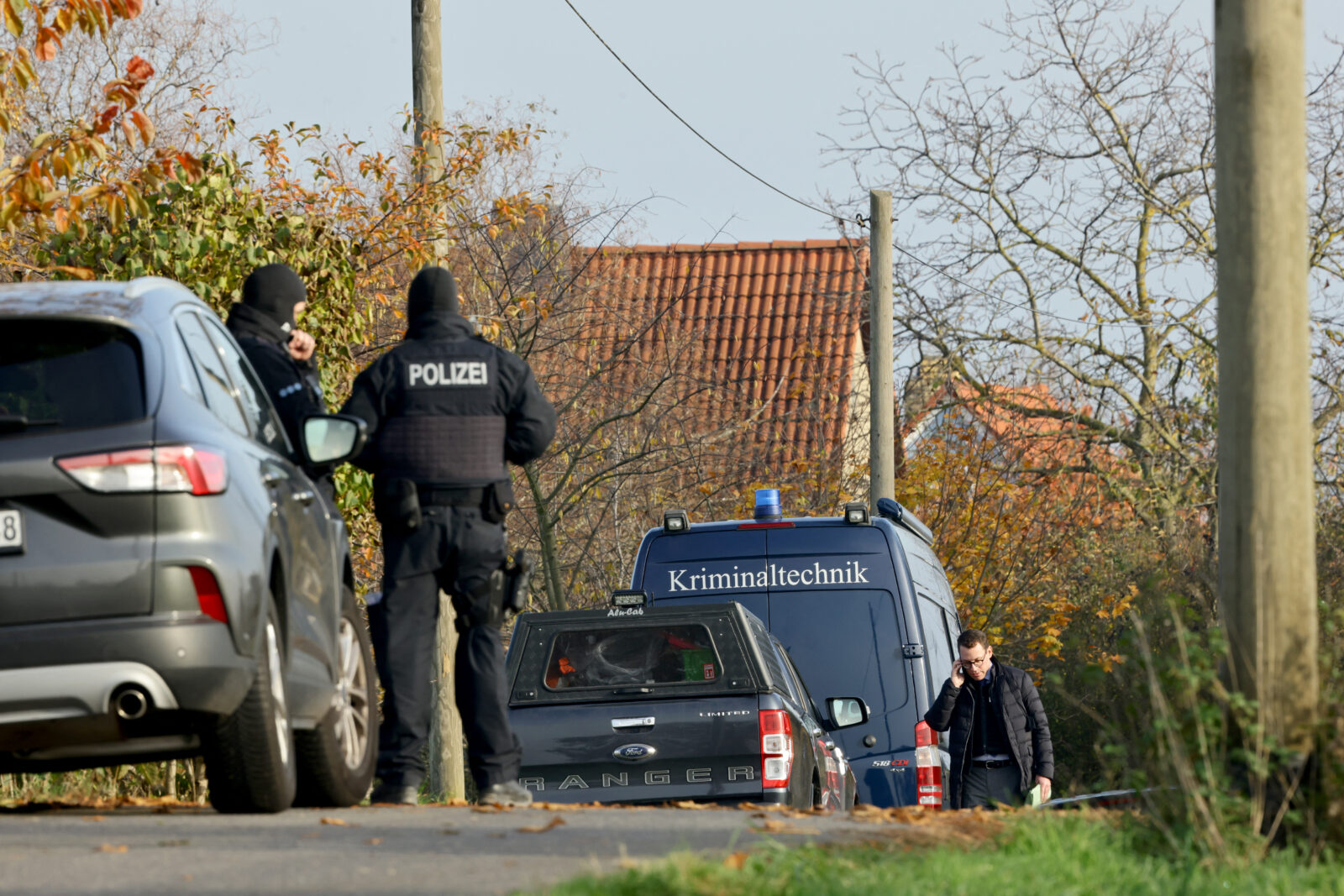 Germany arrests 8 neo-Nazis over suspected terrorism plots