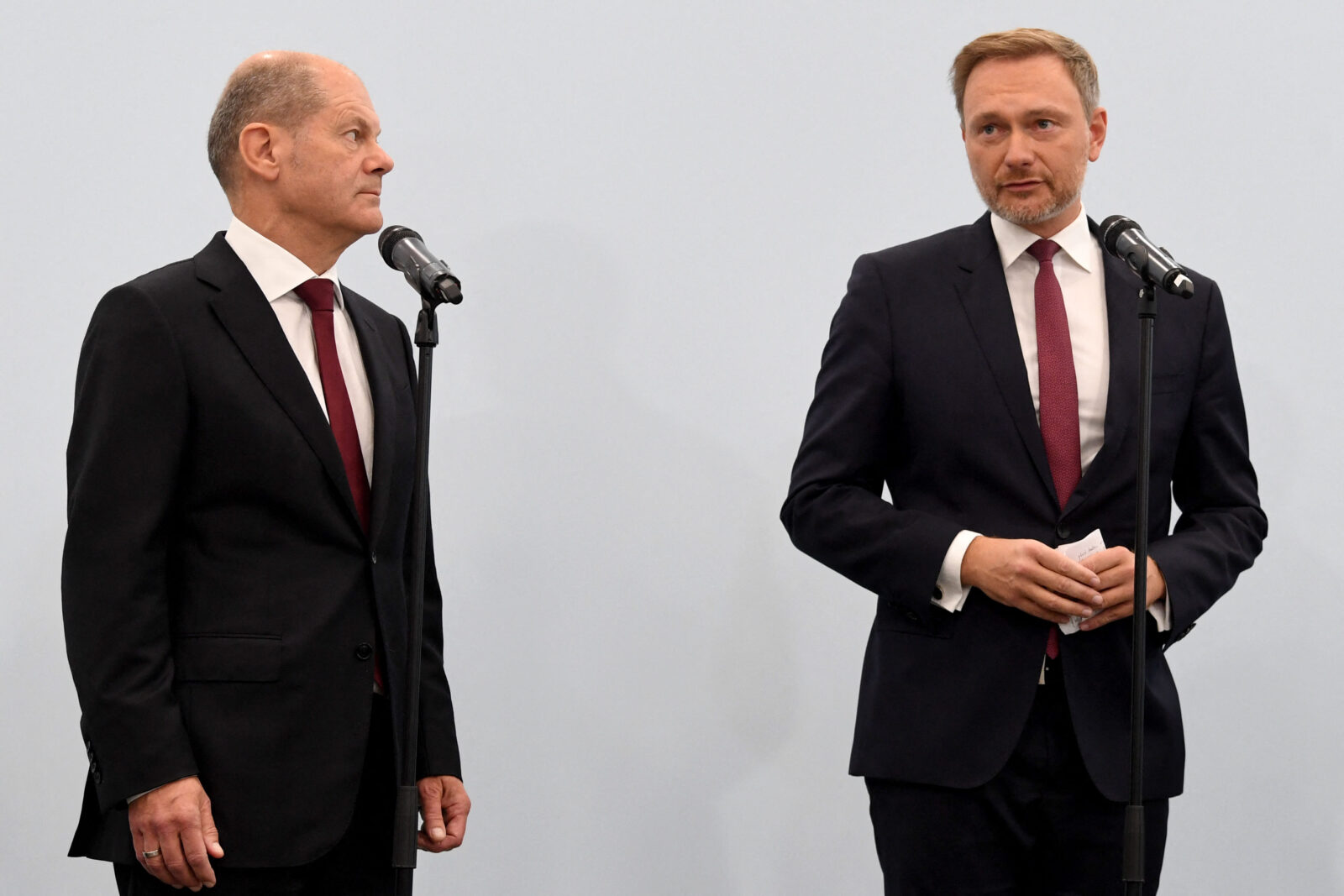 Germany’s Scholz moves toward early elections amid political turmoil