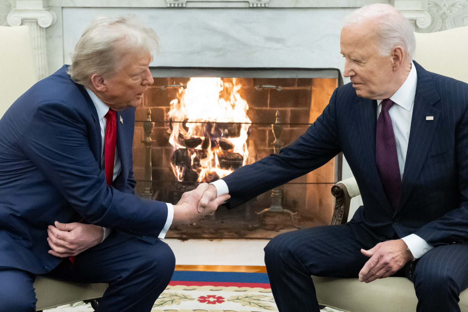 Trump visits White House after 4-year absence, thanks Biden for smooth transition